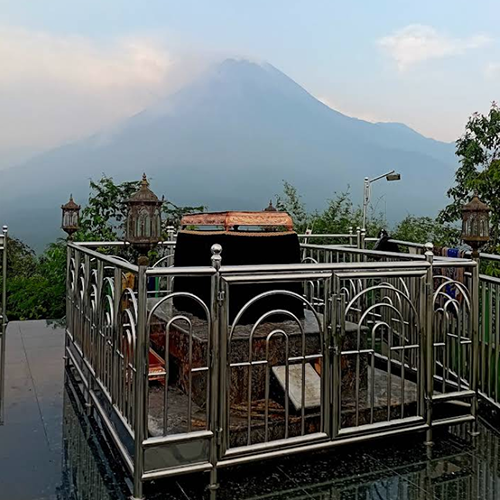 Makam syekh jumadil kubro 2-Paket wisata ternyaman
