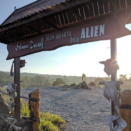 Batu alien jogja 2