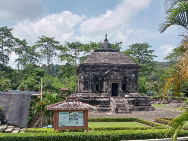 Candi Banyunibo Jogja