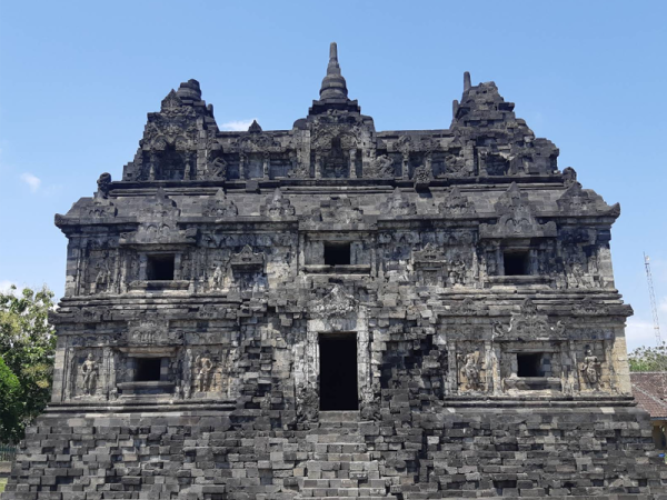 Candi sari jogja
